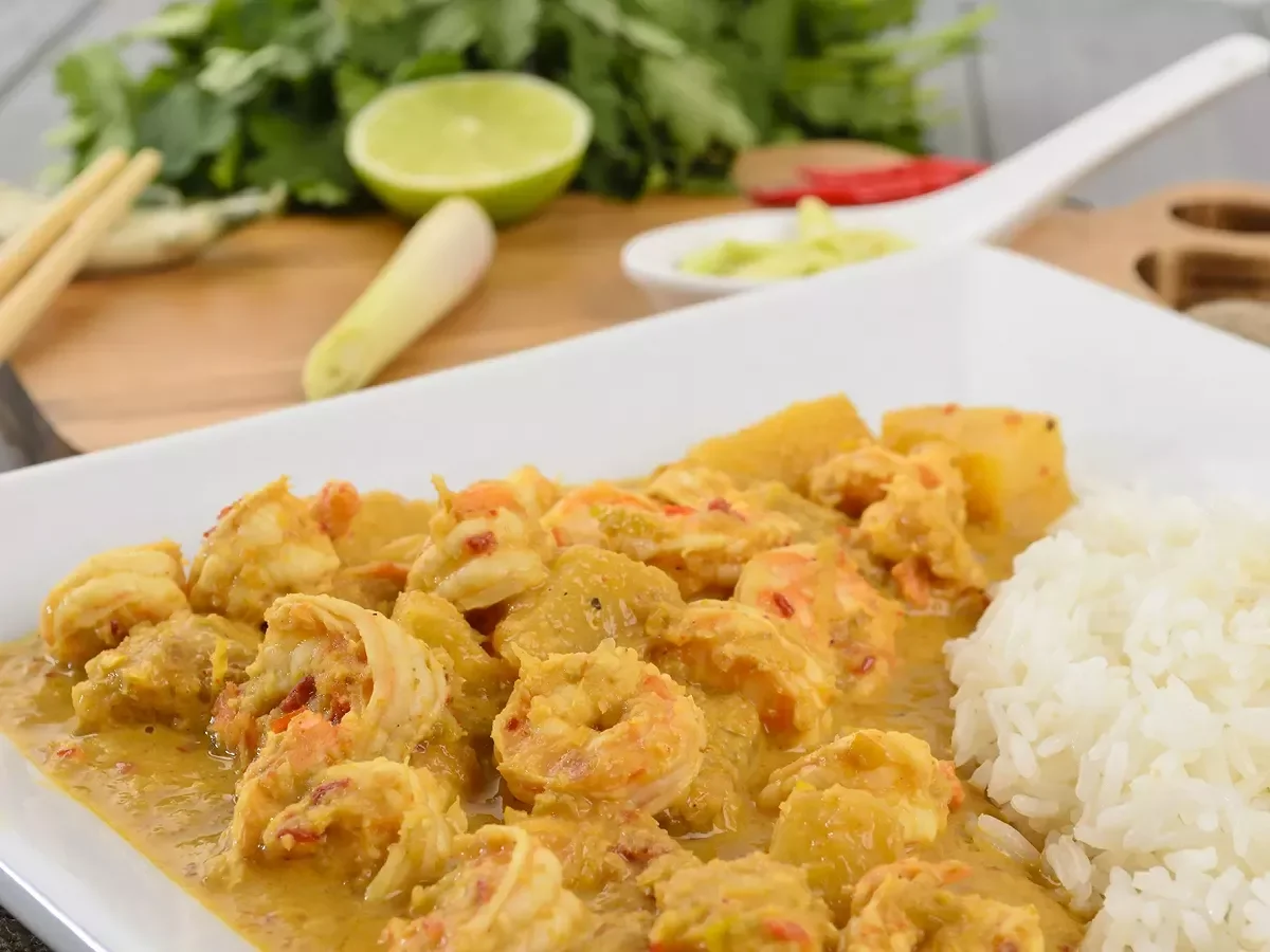Crevettes au curry et lait de coco